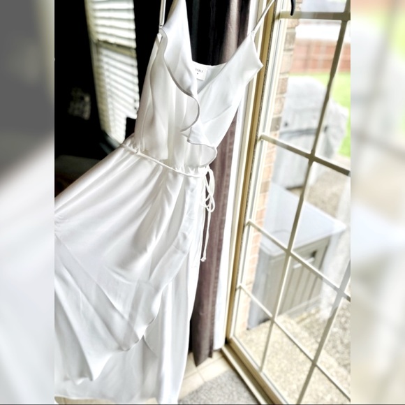 ⬇️ Everly White Flowy Dress NWOT - Picture 4 of 12